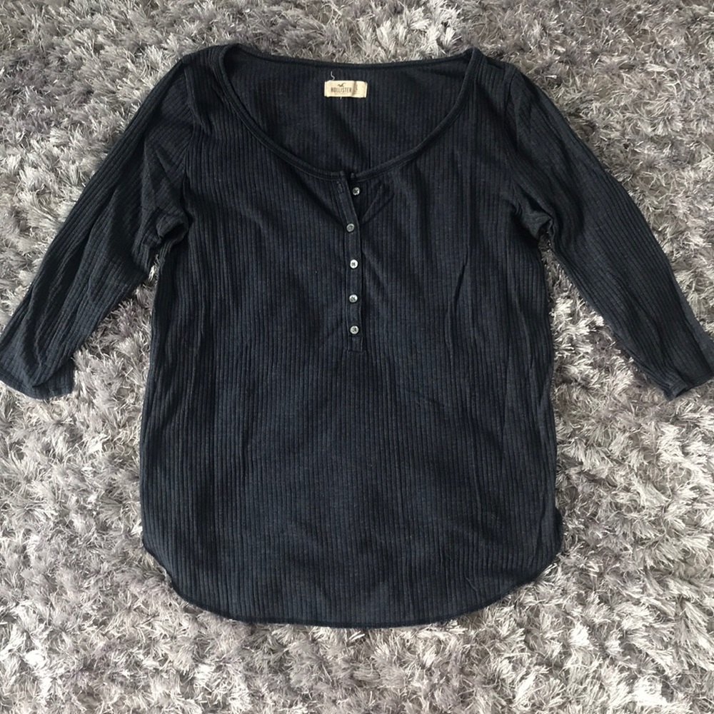 Hollister quarter sleeve rubbed shirt